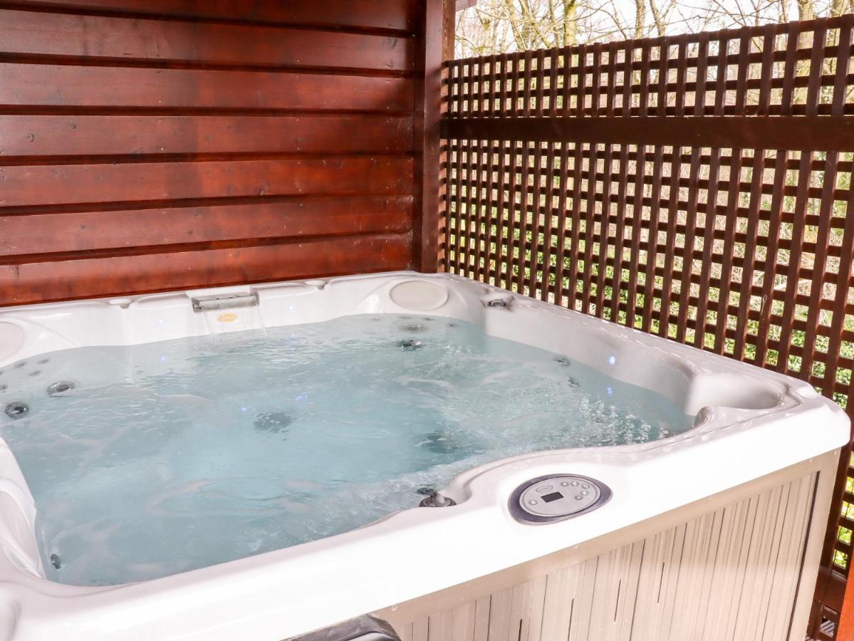 Watersview Lodge Leek Luaran gambar